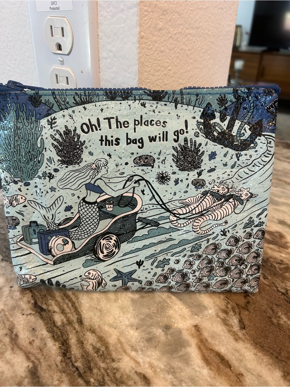 Blue Q Mermaid & Seahorse Travel pouch has slight wear